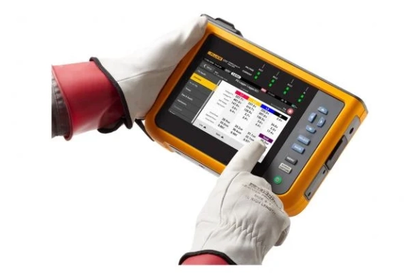 1770 Series Three-Phase Power Quality Analyzer 2