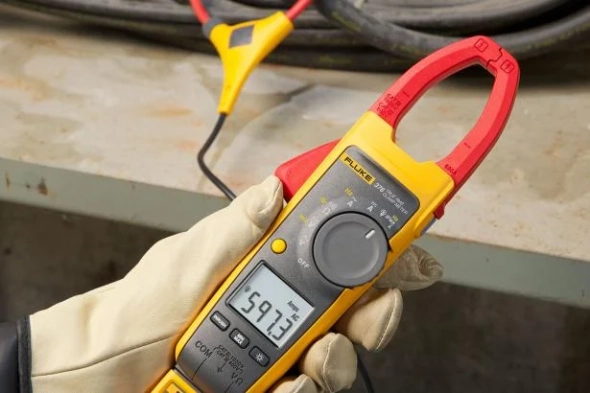 376 True-rms AC/DC Clamp Meter dengan iFlex 4