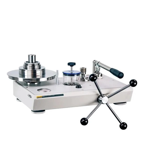 Fluke Calibration P3200 Hydraulic Deadweight Tester 1